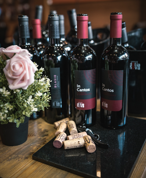 In Cantos Cannonau di Sardegna DOC Sardinian red wine bottles with corks